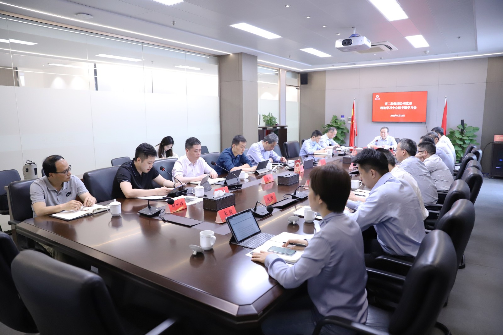 1649898512633368.jpg 32.jpg