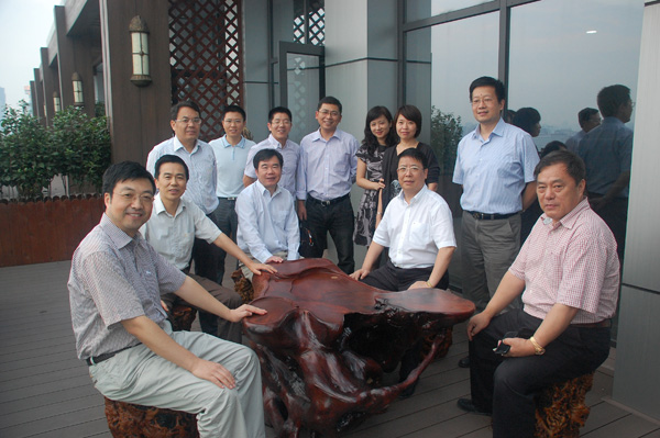 省國資委副主任戴震華、桑均堯蒞臨我司指導工作