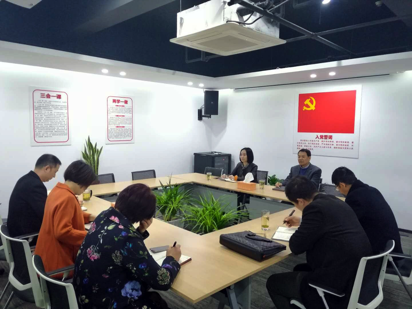 徐旭陽(yáng)赴商業(yè)公司開(kāi)展“三服務(wù)”活動(dòng)