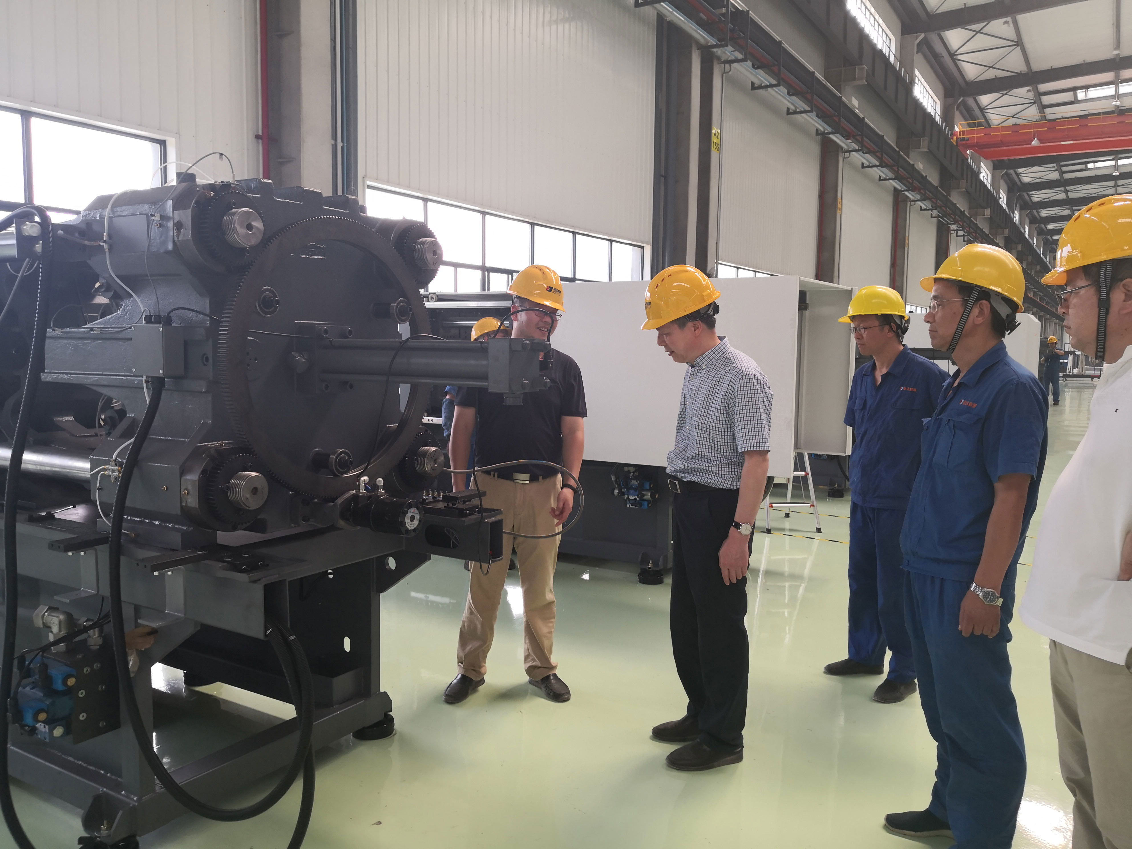 集團公司黨委書記、董事長虞岳明對德清申達開展安全檢查