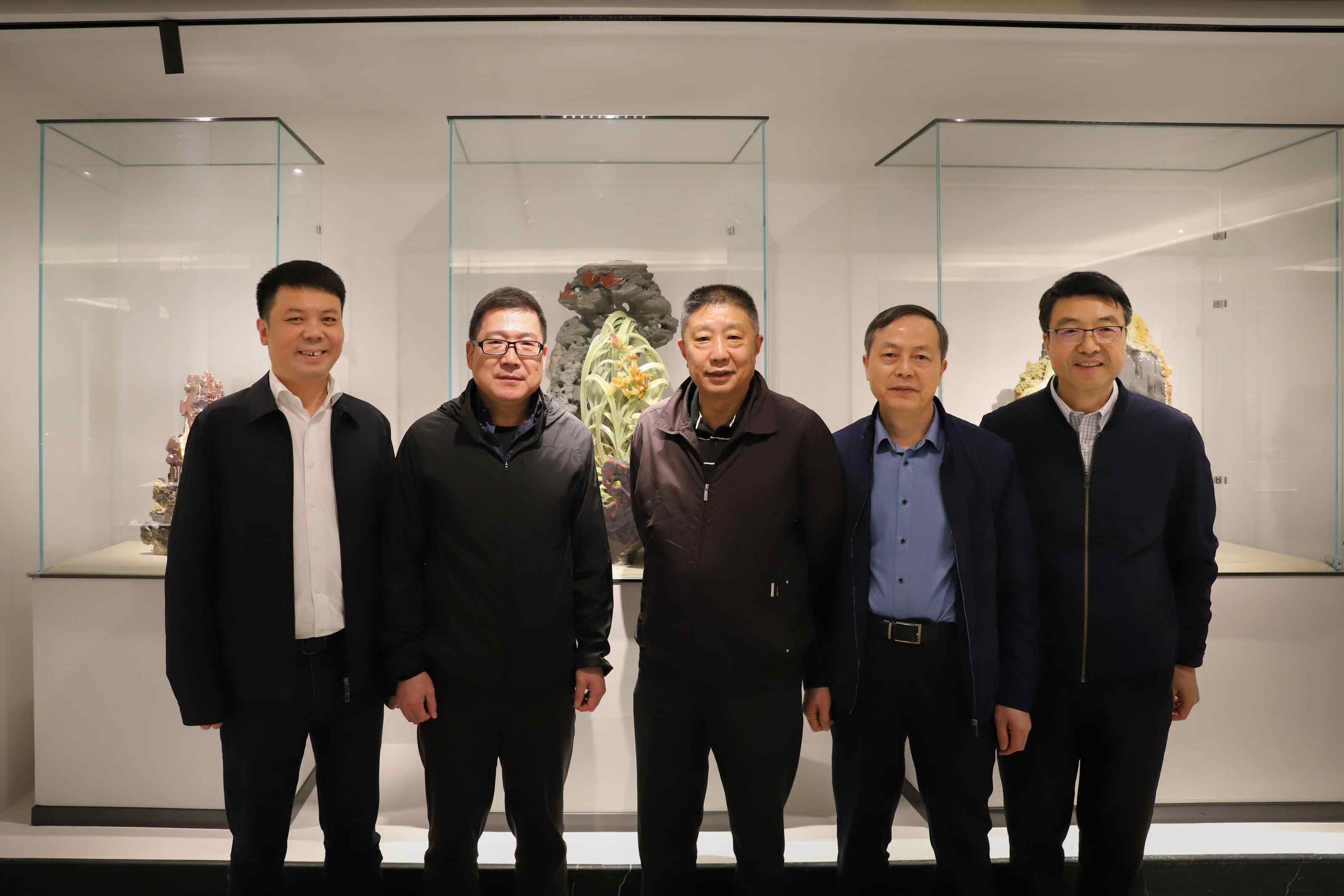 引領(lǐng)行業(yè)發(fā)展? 滿足時代需求 ——中國工藝美術(shù)學(xué)會理事長才大穎在浙調(diào)研