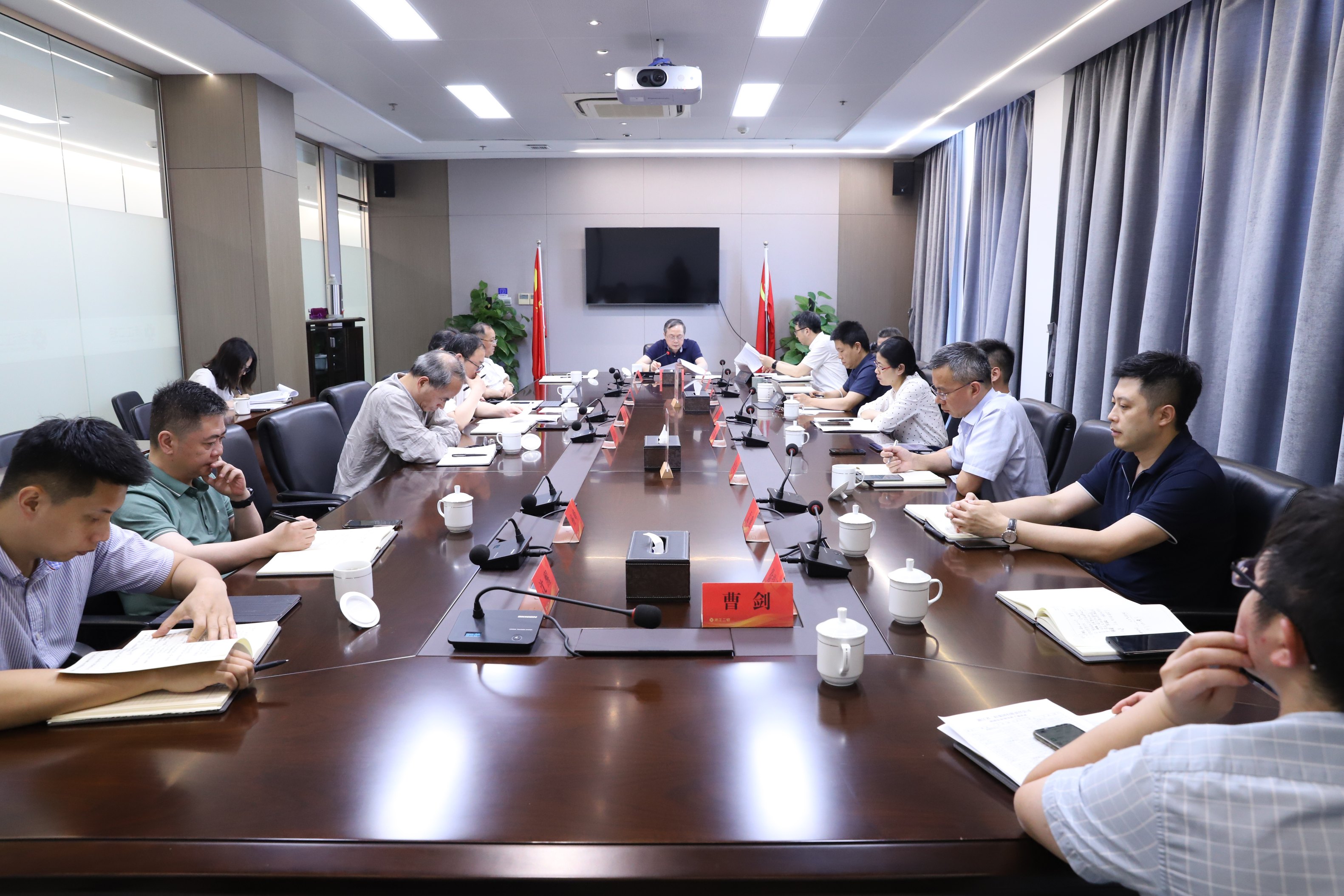 省二輕集團黨委深入學習貫徹省委書記袁家軍調(diào)研省屬企業(yè)重要指示精神