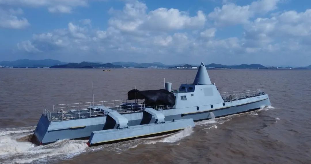 我國首艘百噸級無人艇動態(tài)避碰試驗成功 省二輕集團(tuán)國瑞科技控股“北鯤智能”參與建設(shè)并組織實施試驗