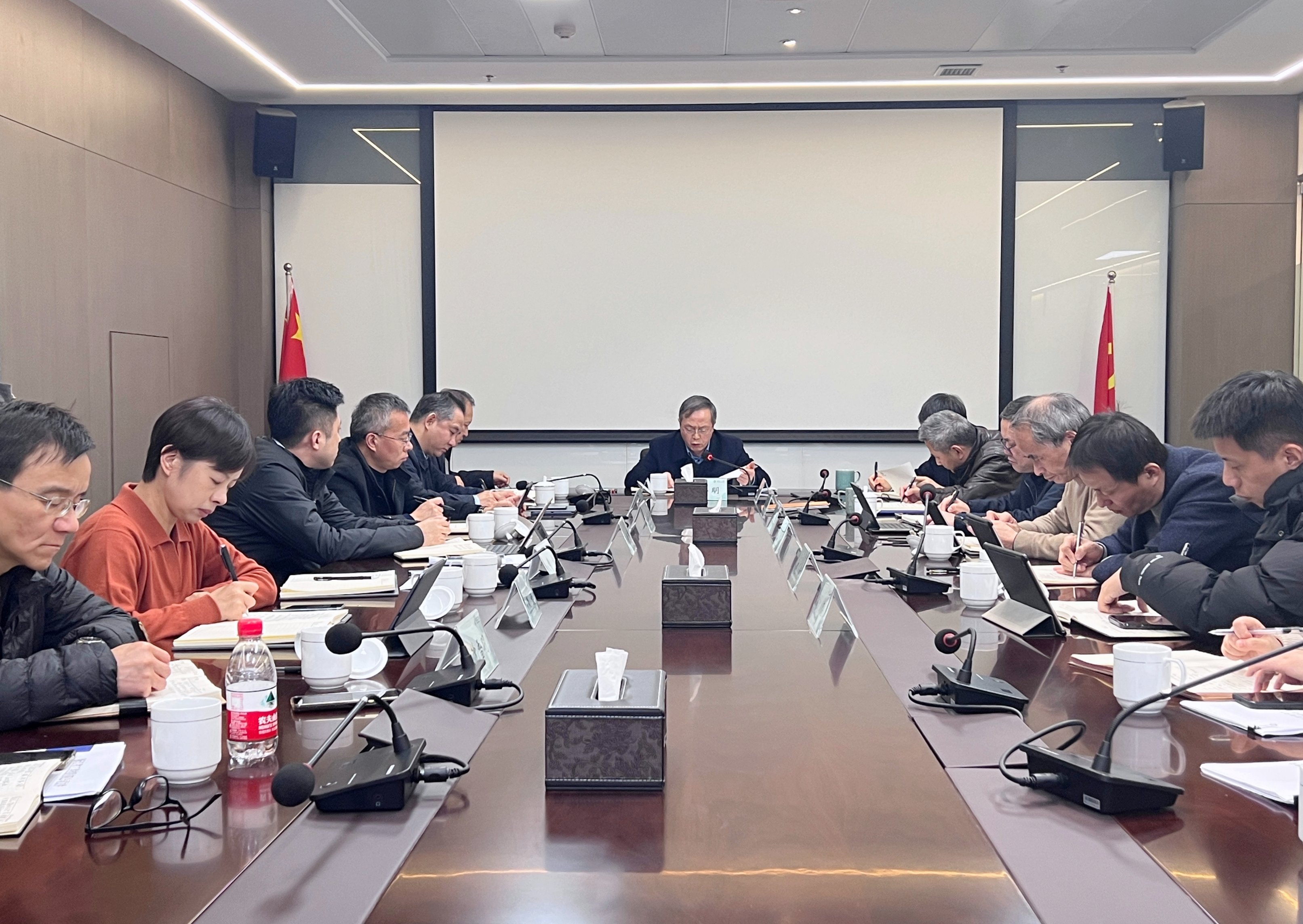 省二輕集團(tuán)召開(kāi)深化數(shù)字化改革專(zhuān)題黨委會(huì)