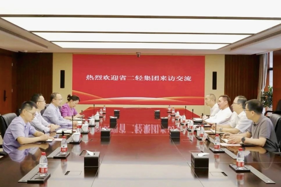 孫哲君一行到浙資運(yùn)營(yíng)、機(jī)場(chǎng)集團(tuán)和文投集團(tuán)走訪交流