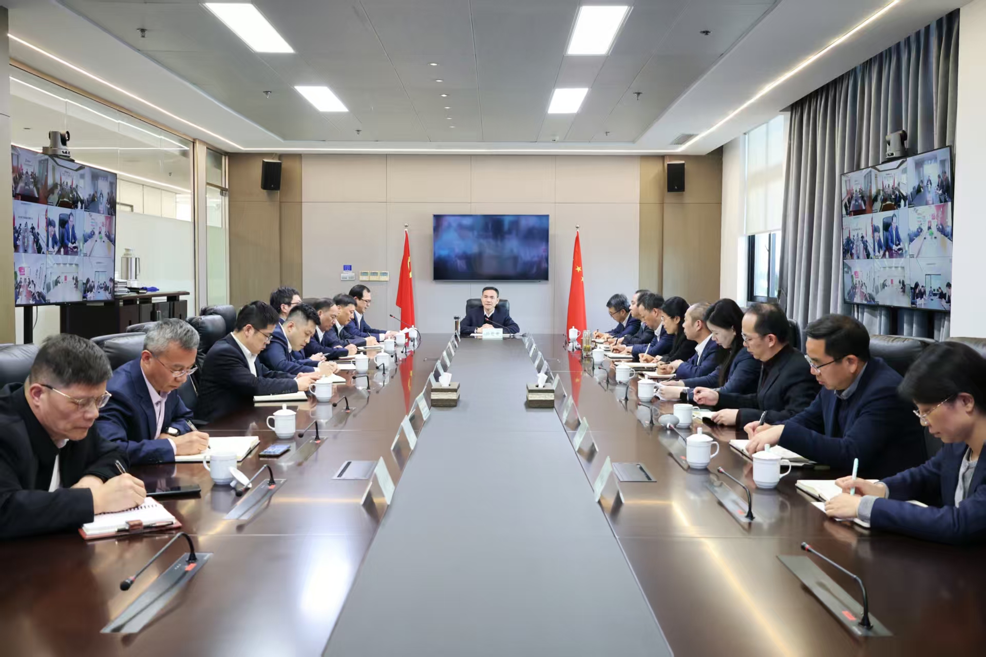 省二輕集團召開黨委(擴大)會議 部署深入貫徹中央八項規(guī)定精神學習教育工作